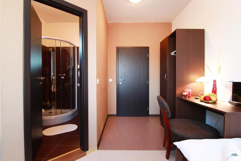 Hotel Jbi Wellness à Kolín Chambre photo