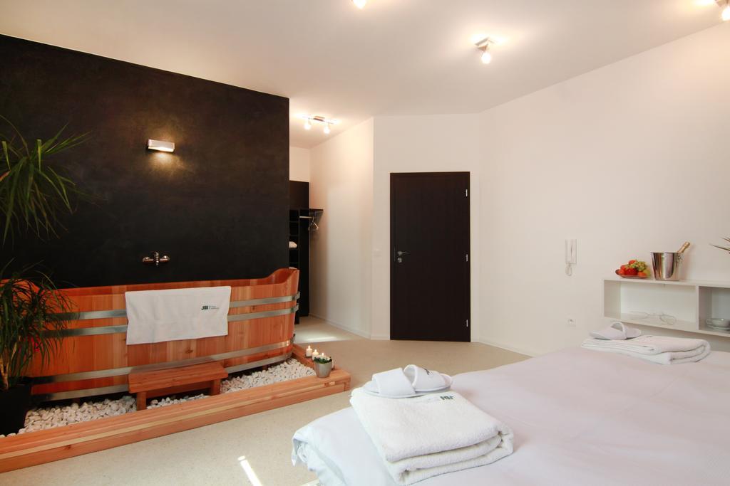 Hotel Jbi Wellness à Kolín Chambre photo