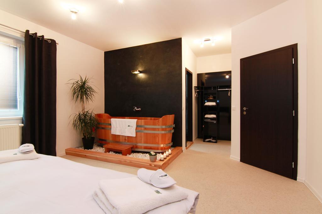 Hotel Jbi Wellness à Kolín Chambre photo